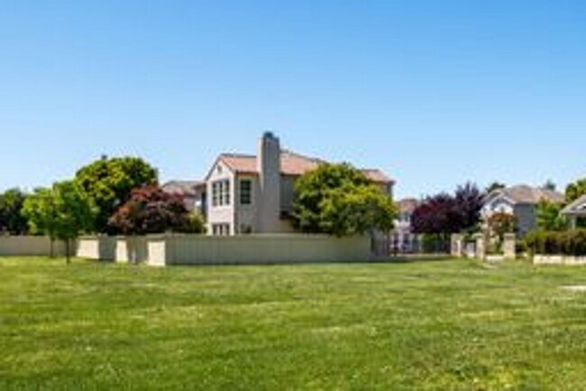 Foto del edificio - 34 Woodbridge Way