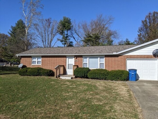 Building Photo - 2 Bedroom Brick Duplex North Terre Haute