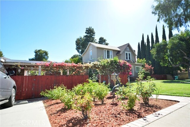 Building Photo - 14320 La Cuarta St
