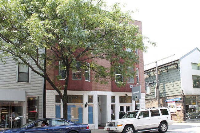 Building Photo - 843-845 W Armitage Ave