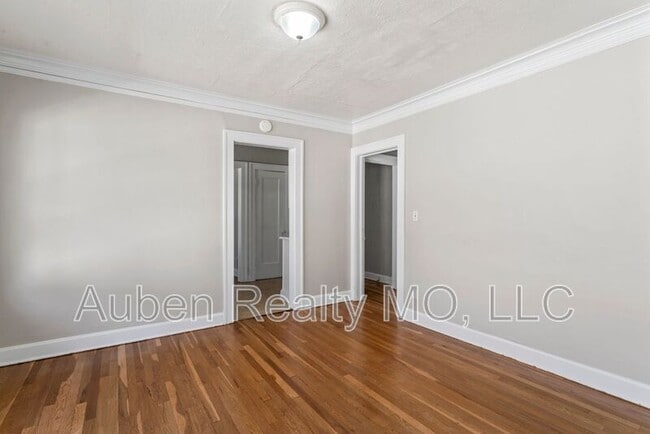 Building Photo - 5305 Charlotte St