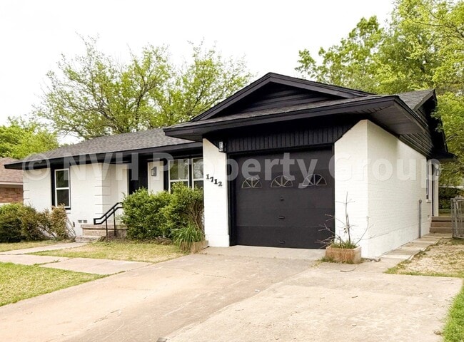 Building Photo - 1712 W Birge St