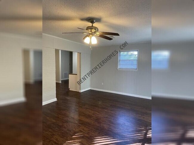 Foto del edificio - 8500 Shelley Dr