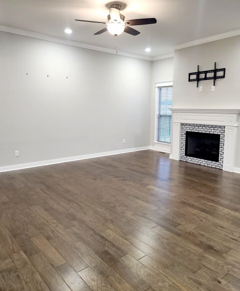 Foto del edificio - 620 Montrose Dr