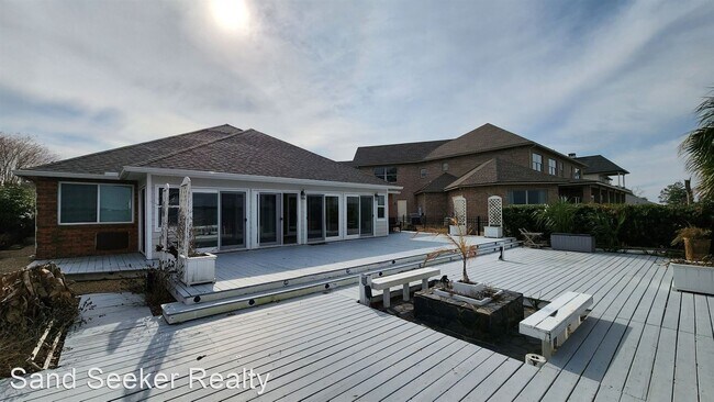 Foto del edificio - 3 br, 2.5 bath House - 1714 Country Club Dr.