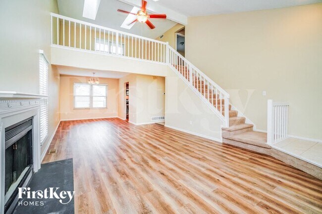 Foto del edificio - 1103 Crestview St