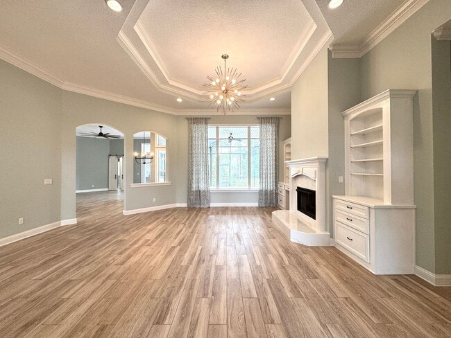 Building Photo - 642 Port Charlotte Dr