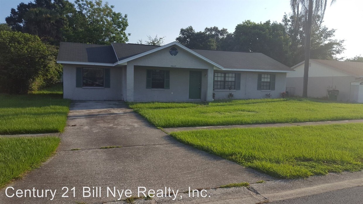 Primary Photo - 3 br, 2 bath House - 38649 Camden Avenue