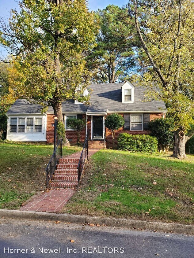 Primary Photo - 4 br, 2.5 bath House - 1021 Borden Road