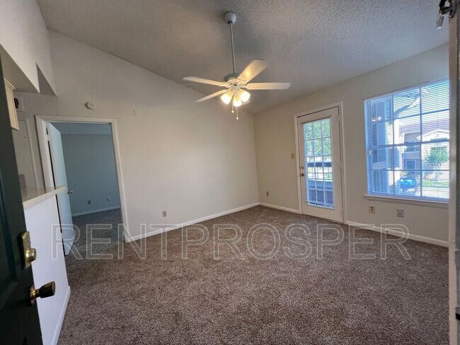 Foto del edificio - 4350 Perkinshire Ln