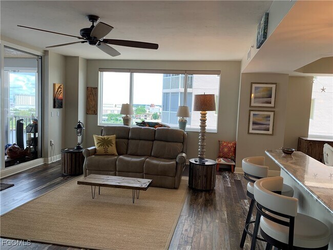 Building Photo - 2104 W First St