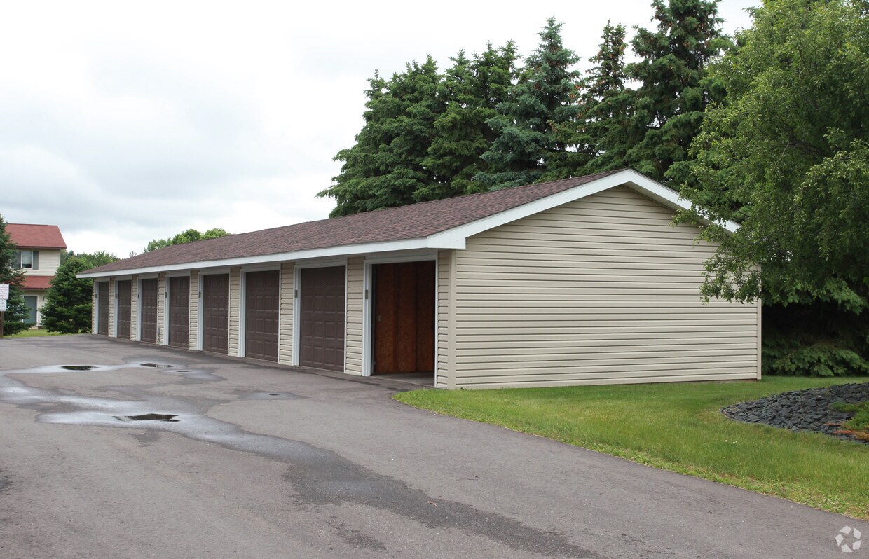 Building Photo - 1601 Redwood Dr