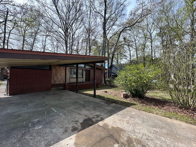 Building Photo - East Glenn Property