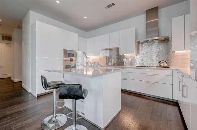 Foto del edificio - 4521 San Felipe St