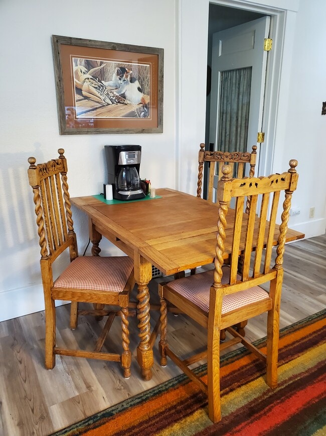 Building Photo - 204 E 3rd Ave