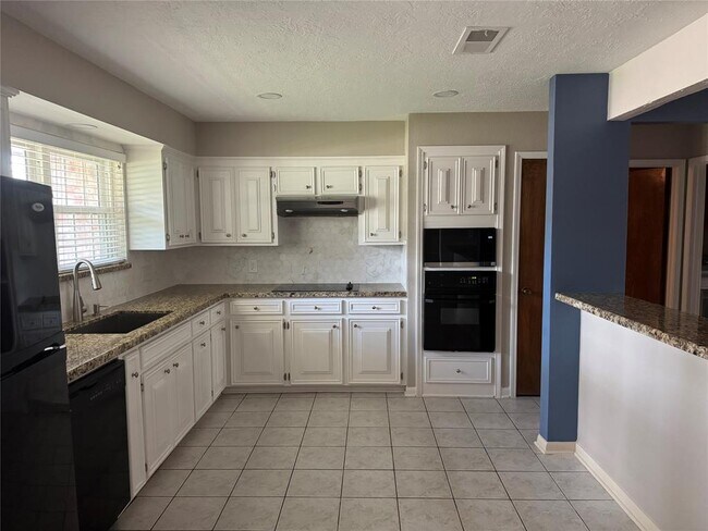 Foto del edificio - 16407 Havenhurst Dr