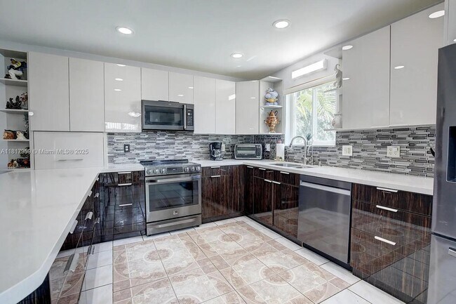 Building Photo - 8930 SW 149th Terrace
