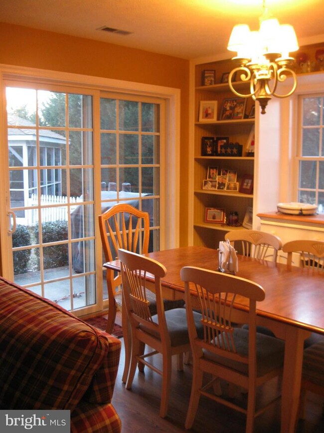 Building Photo - 23354 Manos Dr