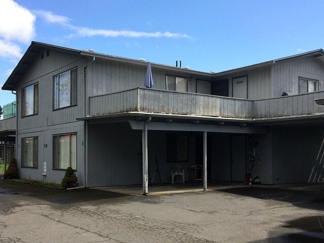 Building Photo - 132 SE Gregory Dr