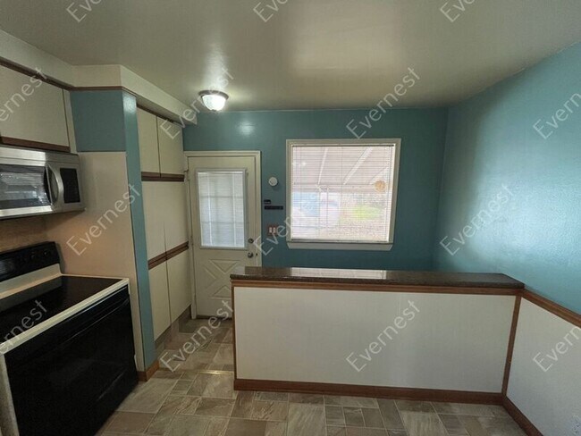 Building Photo - 8720 Randy Dr