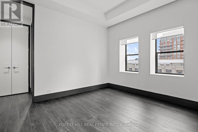 Photo du bâtiment - 2-1002 Avenue Rd