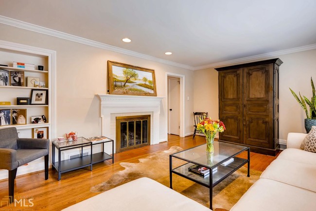 Foto del edificio - 682 Upton Rd NW