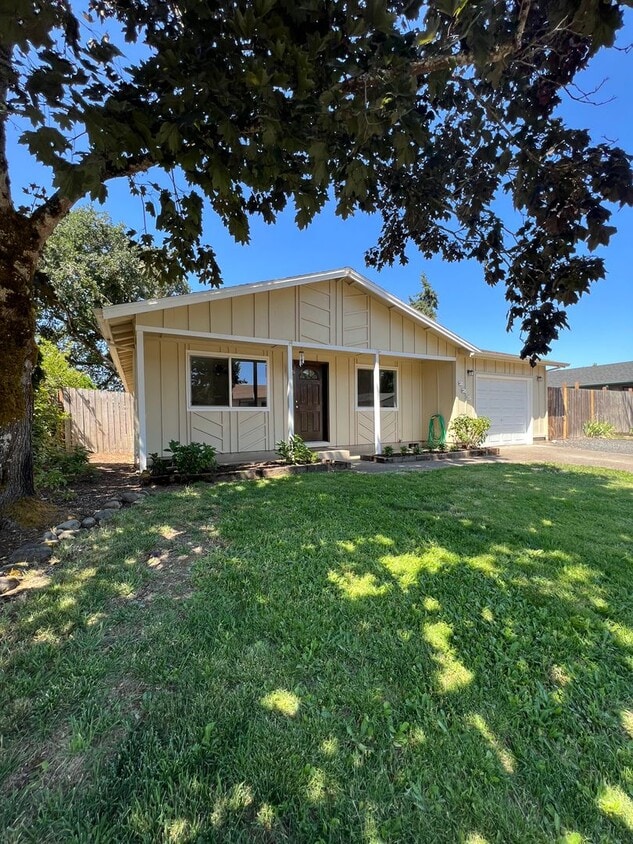 Primary Photo - Fully Remodeled Single Level Home in the H...