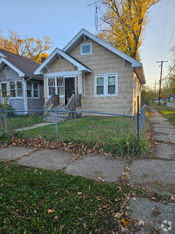 Building Photo - 797 Ogden Ave