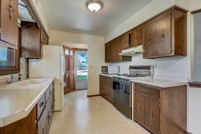 Foto del edificio - 9522 W Howard Ave