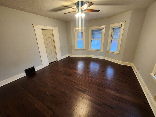 Foto del edificio - 4017 E 54th St