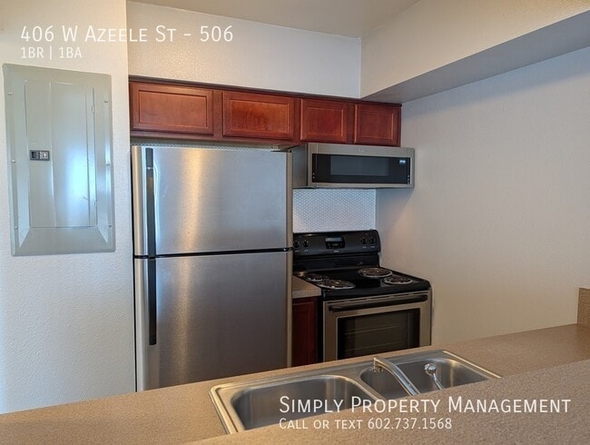 Building Photo - 406 W Azeele St