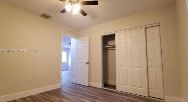 Foto del edificio - 450 SW 2nd St