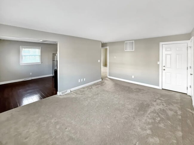 Building Photo - 1420 S 14th St