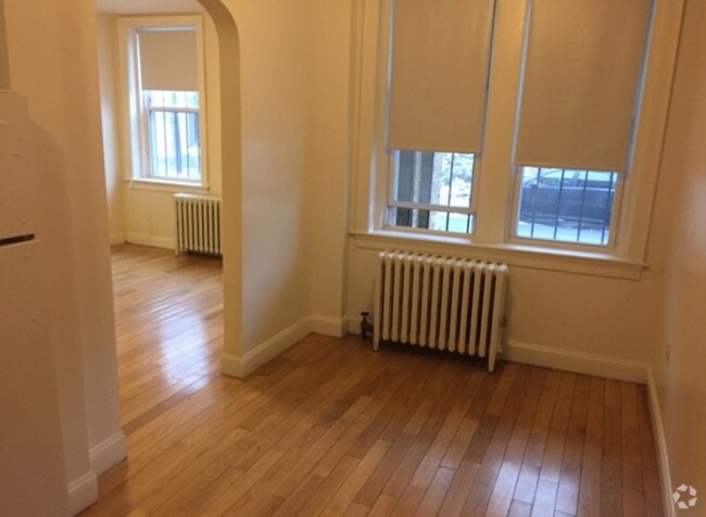 Building Photo - 5 Vinal St