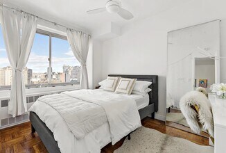 Building Photo - 175 W 12th St