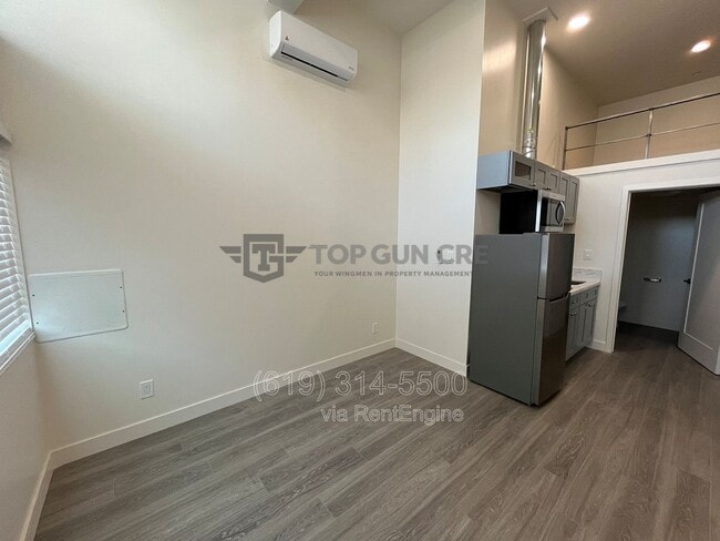 Building Photo - 136 W San Ysidro Blvd