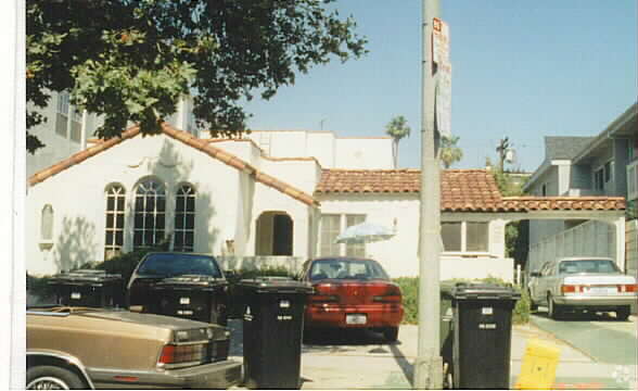 Primary Photo - 744-746 1/2 N Alfred St