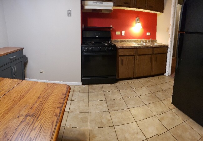 Building Photo - 4327 Lindenwood Dr