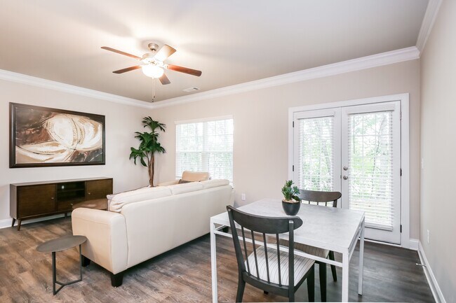 Building Photo - 211 Riley Cir