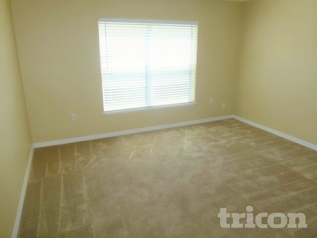 Foto del edificio - 192 King Arthur Ct