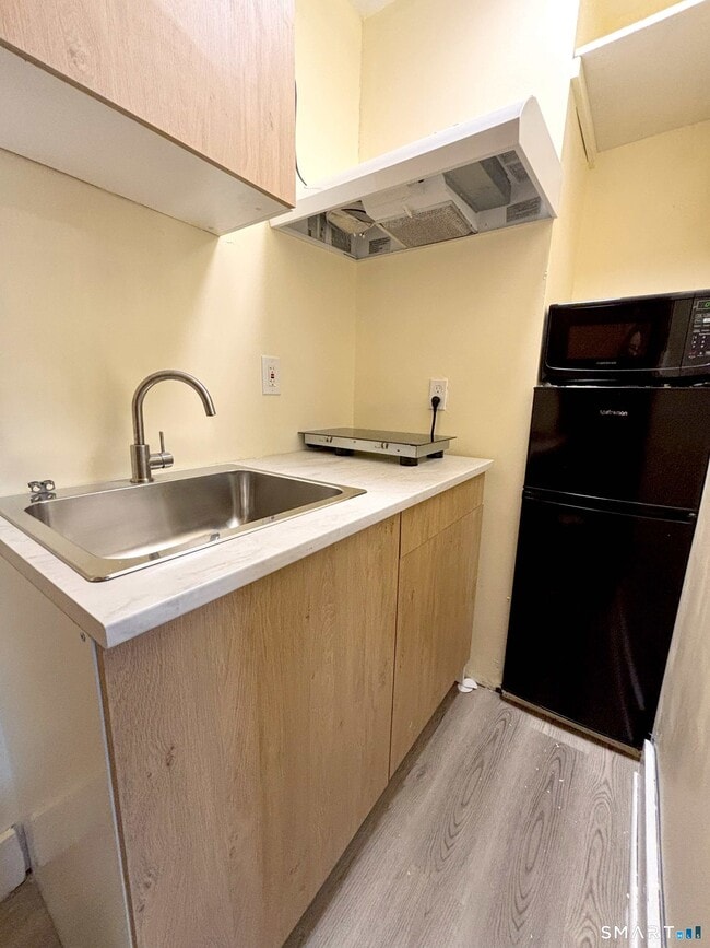 Building Photo - 324 Curtis St