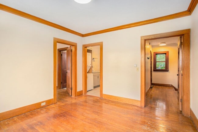 Building Photo - 956 Innes