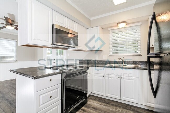 Foto del edificio - 1655 Rock Creek Dr