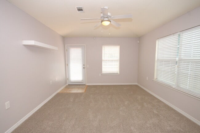 Building Photo - West Pensacola Patio Home Featuring Open Living Design, Stainless Appliances, Private Fenced Yard...