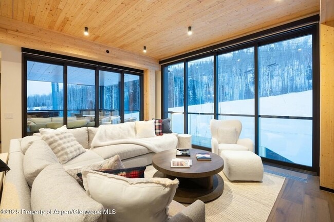 Building Photo - 180 Wood Rd