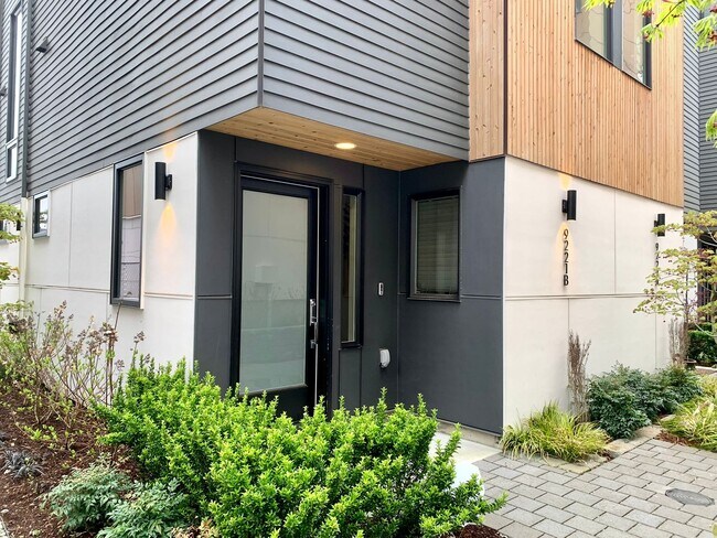 Foto del edificio - Stunning townhome with a fresh new modern ...