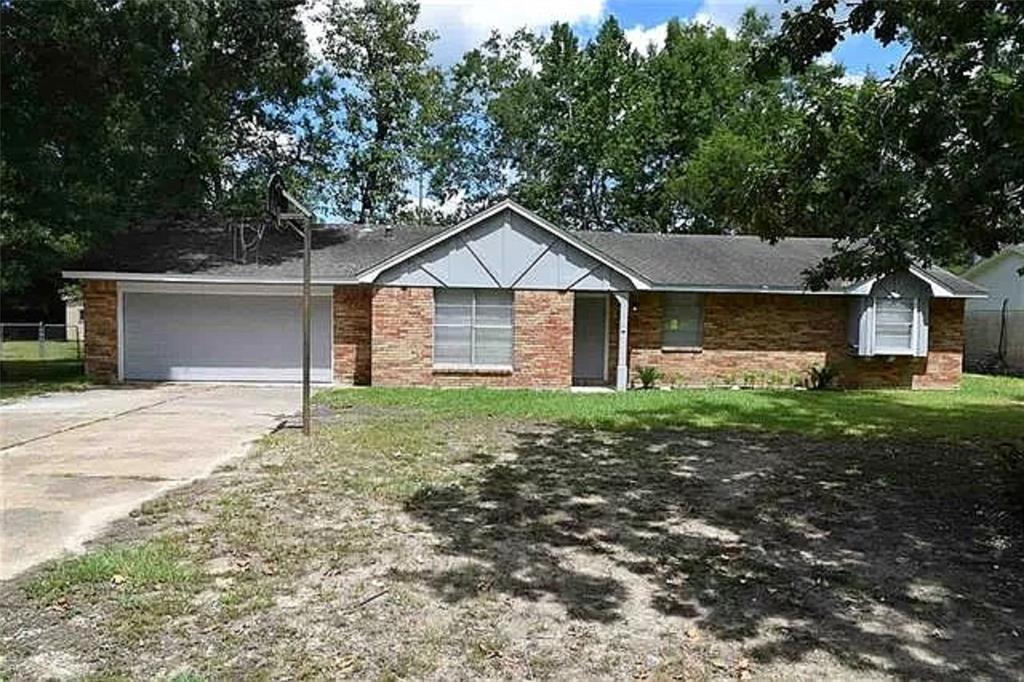 110 Wood Manor Ln, Sour Lake, TX 77659 House for Rent in Sour Lake