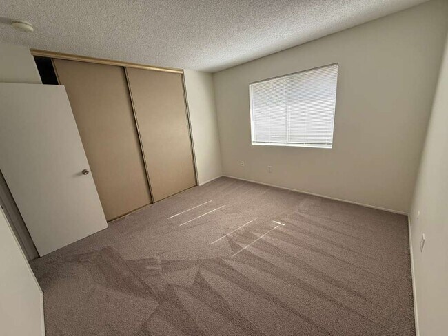 Foto del edificio - 6554 Bell Bluff Ave