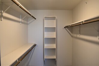 Building Photo - Windmill Ranch Apartments