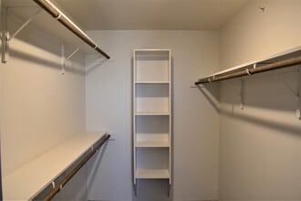 Building Photo - Windmill Ranch Apartments